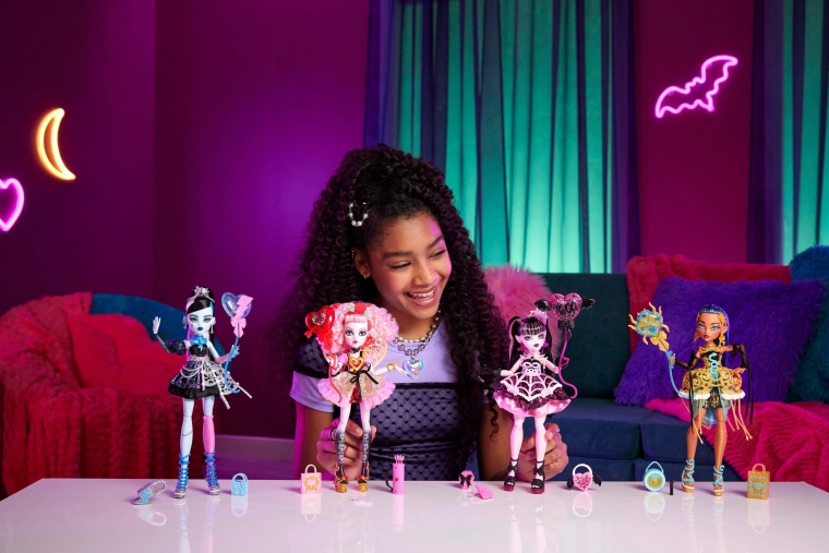 Lumea Monster High pentru joacă creativă
