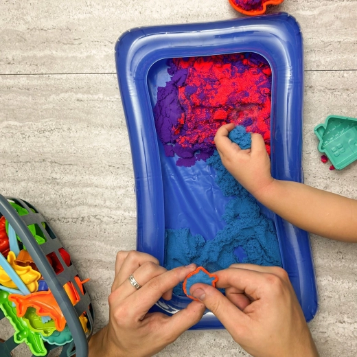 Joacă curată acasă datorită tăviței gonflabile