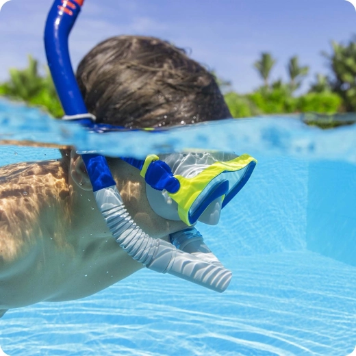 Snorkel ergonomic cu protecție împotriva apei
