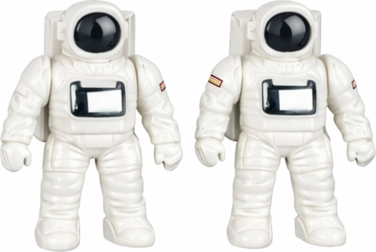 Două figurine de astronauți pentru povești pline de acțiune