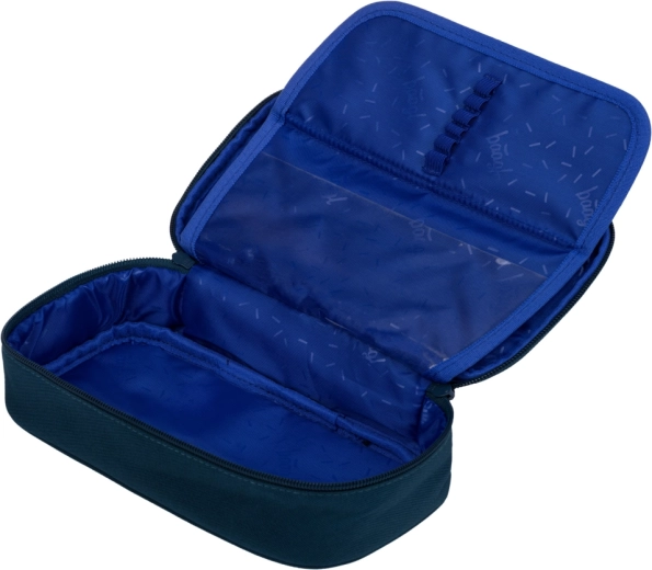 Penar încăpător și organizare inteligentă a instrumentelor de scris