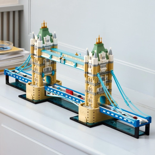 Detalii emblematice ale Tower Bridge