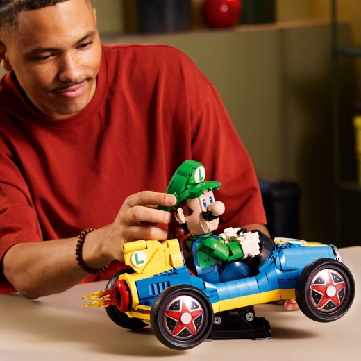Construcție captivantă cu suport LEGO Builder