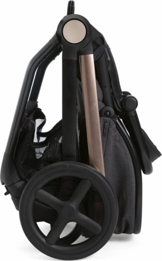 Pliare compactă și greutate redusă de 9 kg