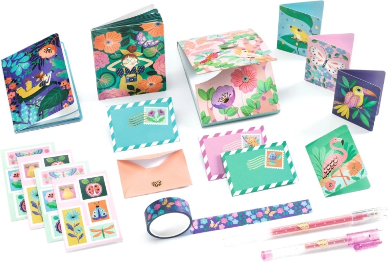 Set creativ cu ilustrații