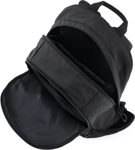 Organizare în trei compartimente și buzunar pentru laptop