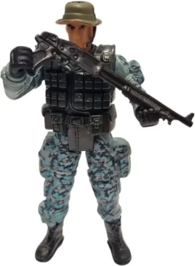 Echipament și armă detaliate