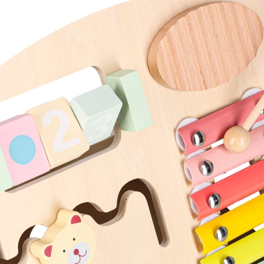 Distracție muzicală și senzorială