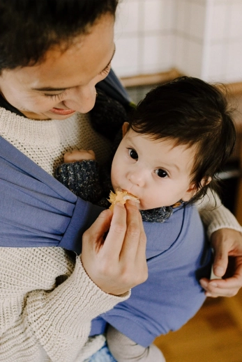 Susținere ergonomică pentru bebeluș