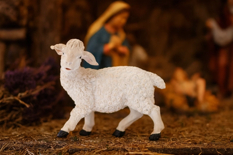 Figurină de oaie din polyresin, 25 cm
