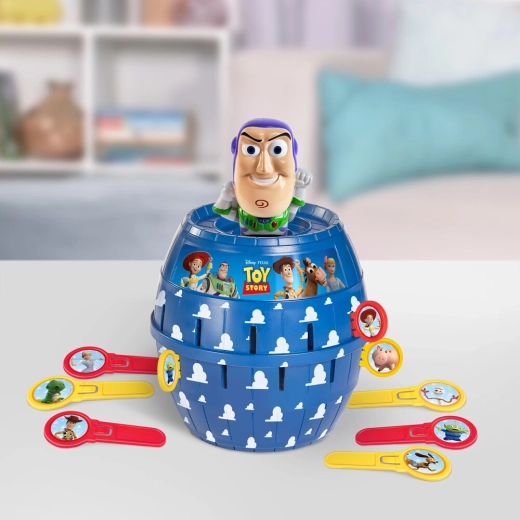 Design Toy Story și săbiuțe cu personaje