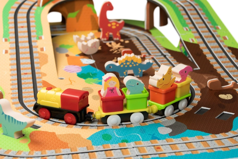 Locomotivă pe baterii cu vagoane