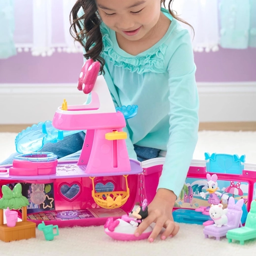 Figurinele MINNIE, DAISY și schimbarea magică de culoare