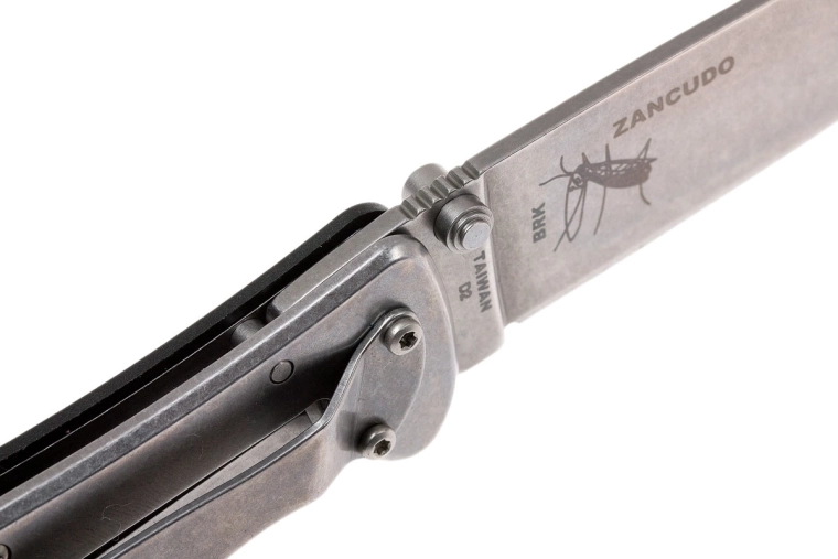 Frame lock fiabil și deschidere cu o singură mână