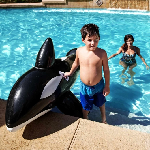 Dimensiuni mari pentru joacă și relaxare