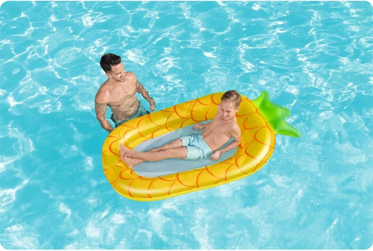 Relaxare confortabilă pe apă