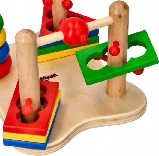 Construcție stabilă din lemn