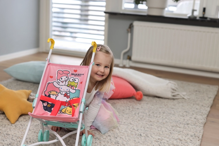 Motiv Hello Kitty pe care copiii îl adoră
