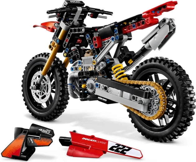 Aspect autentic de motocross Ducati