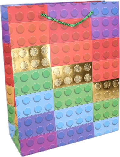 Design jucăuș cu accente aurii