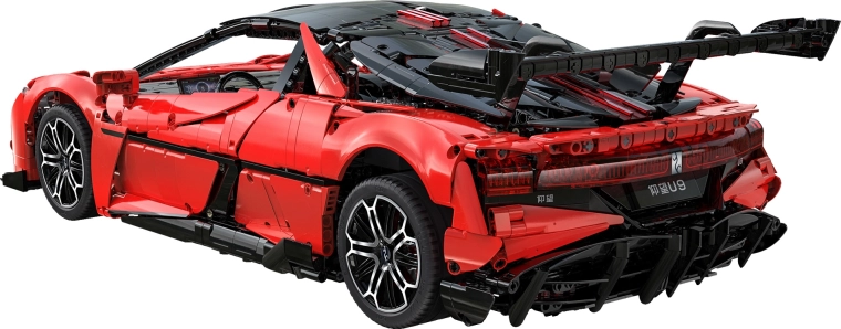 Supercar realist la scara 1:8