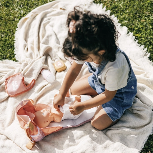 Geantă care se transformă în salteluță de schimbat