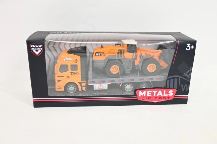 Camion platformă de tractare (autoplatformă) cu mașină metalică în cutie