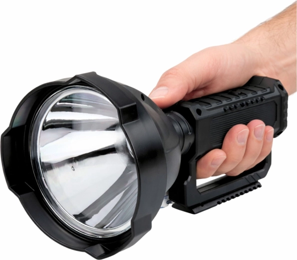 Fascicul concentrat puternic pentru bătaie lungă