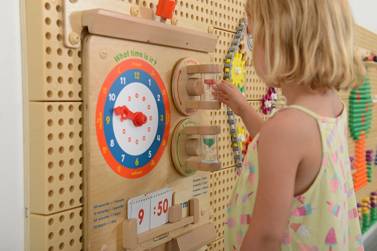 Montaj pe perete și compatibilitate cu Masterkidz Flex