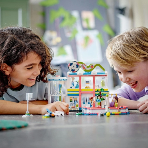 Construcție cu LEGO Builder și lumea Heartlake City