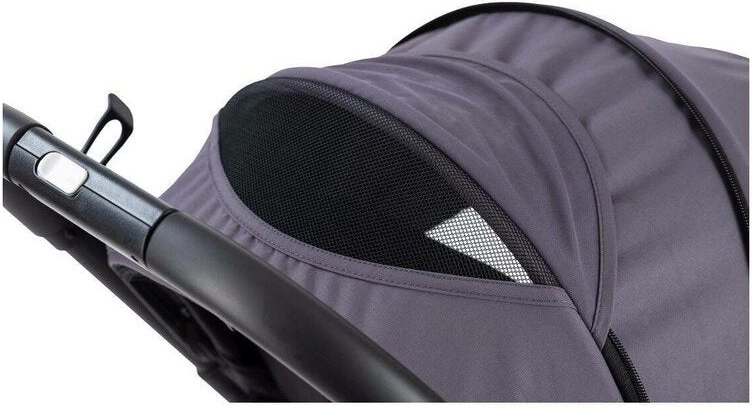 Capotină cu vizor și ventilație