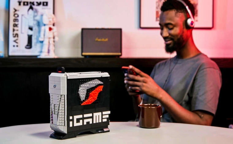 Decorațiune stilată pentru vitrină și setup de gaming