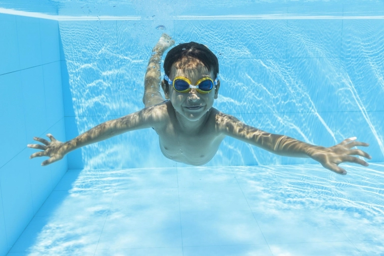 Lentile cu unghi larg pentru o mai bună vizibilitate sub apă