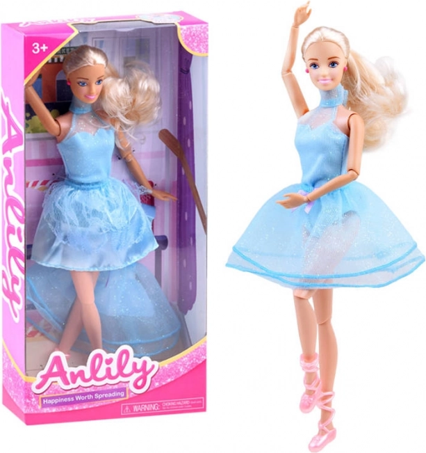 Anlily balerină în rochie albastră