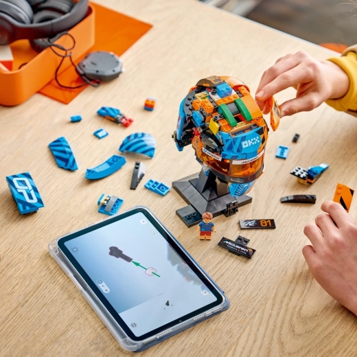 Construcție interactivă cu aplicația LEGO Builder
