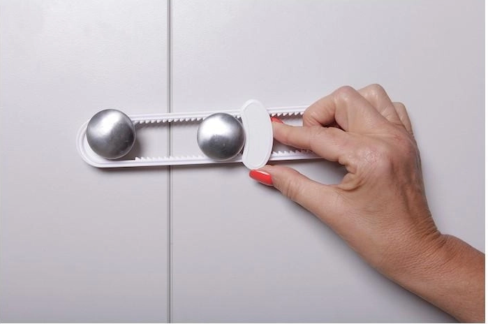 Utilizare universală pe mânere în formă de D