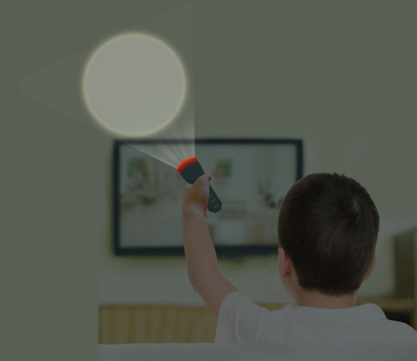 Lanternă puternică pentru explorare chiar și pe întuneric