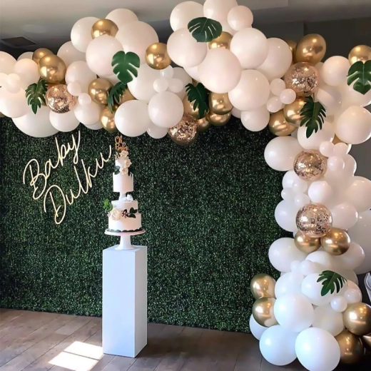 Decorațiune elegantă în auriu și alb