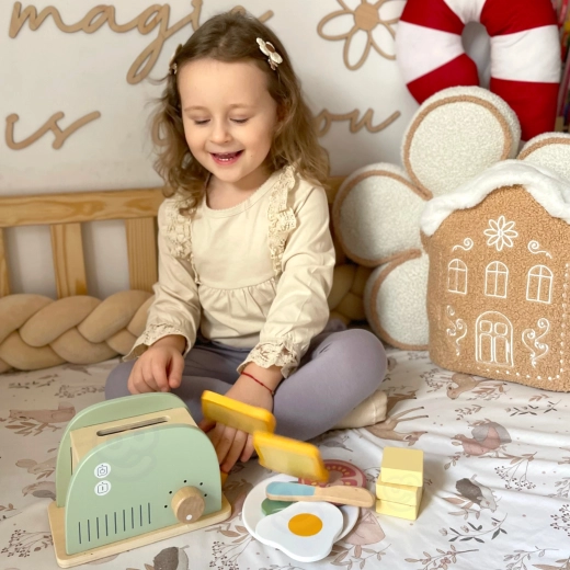 Prăjitor realist cu pârghie și buton