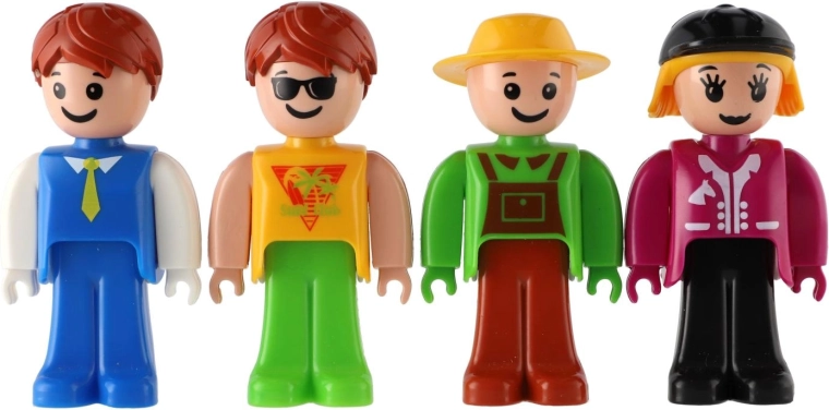 Patru personaje diverse pentru joacă nesfârșită