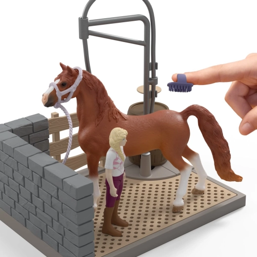 Figurine și accesorii pentru joc realist