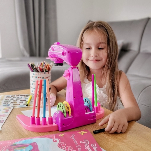 Totul la îndemână datorită suporturilor și spațiului de depozitare