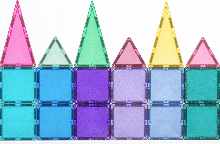 Piese translucide sclipitoare în culori curcubeu