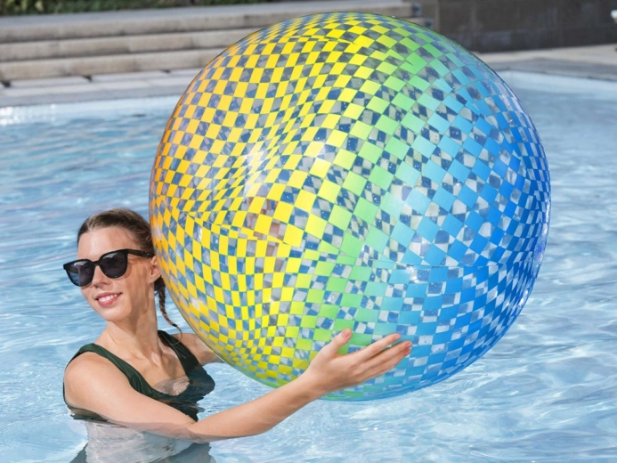 Diametru mare de 107 cm pentru distracție maximă