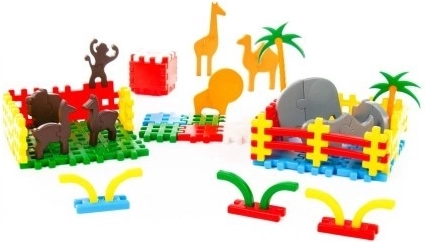 Set bogat de animăluțe și decorațiuni