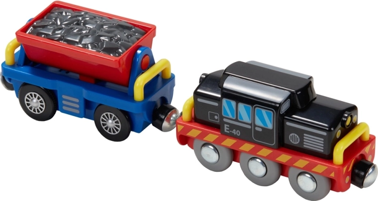 Locomotivă realistă cu vagoane de marfă