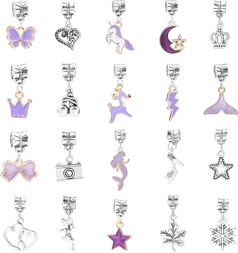 Set bogat de pandantive și motive charms