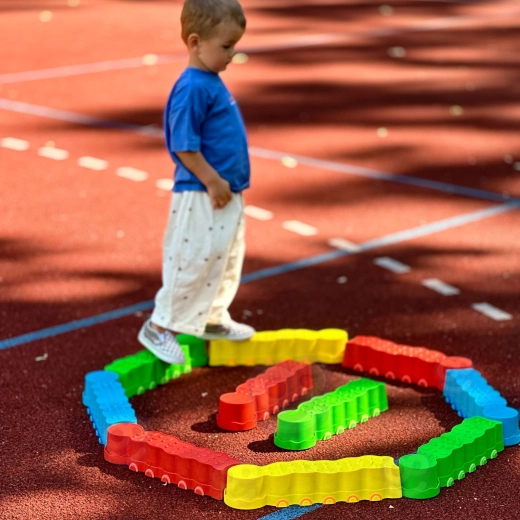 Distracție colorată și stabilă