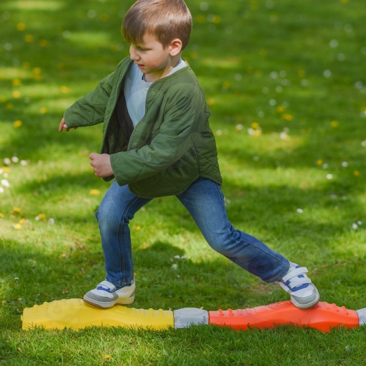 Joacă activă și antrenament pentru echilibru
