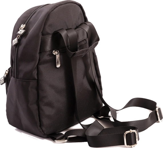 Buzunare practice și fermoare cu trăgătoare mari